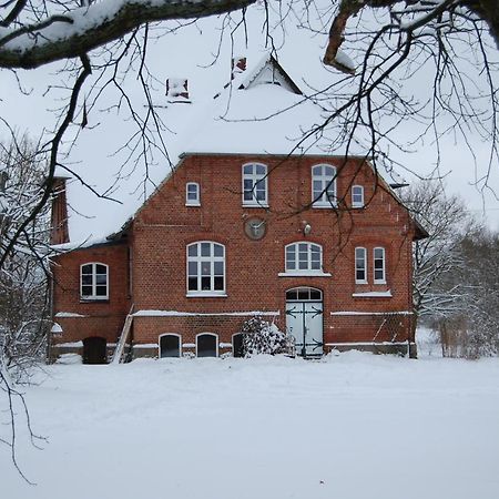 Ferienwohnung Ehemalige Revierfoersterei "Morgensuenn" Kuhstorf Buitenkant foto